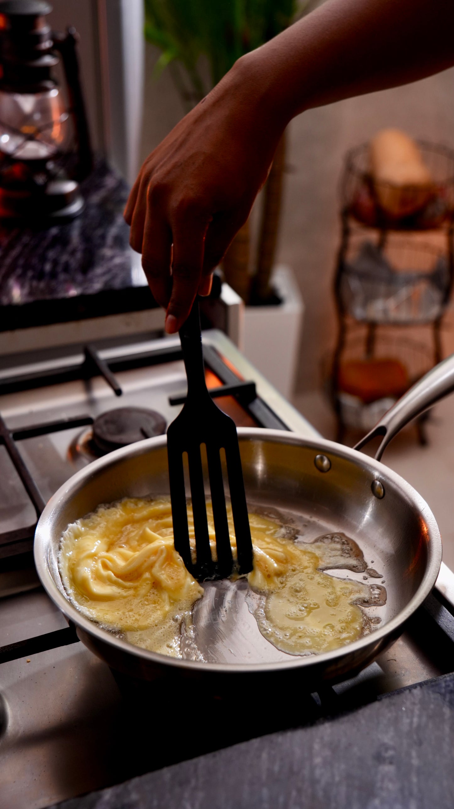 Zainco 28cm Tri-Ply Stainless Steel Pan 18/10 with cover and Free Light Rabbit Gift